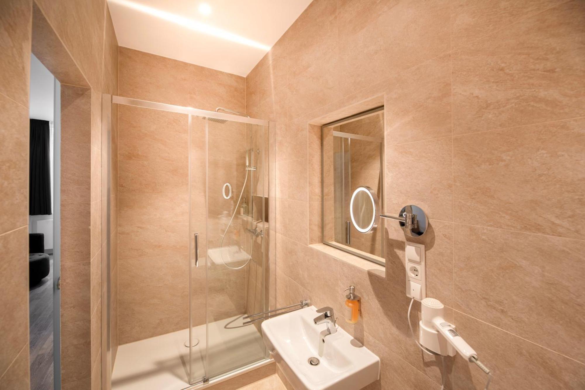 Midoma, Self Check-In Hotel, Hannover Messe Laatzen ภายนอก รูปภาพ